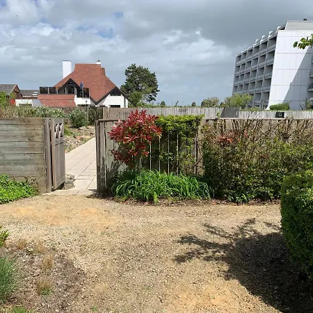 Rustig Gelegen Met Zwembad Op Wandelafstand Zeedijk En Jachthaven. Ньивпорт